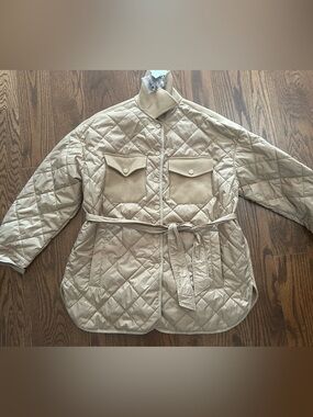 Intrend Oversized Quilted Belted Women's Jacket in Beige, 100% wool
